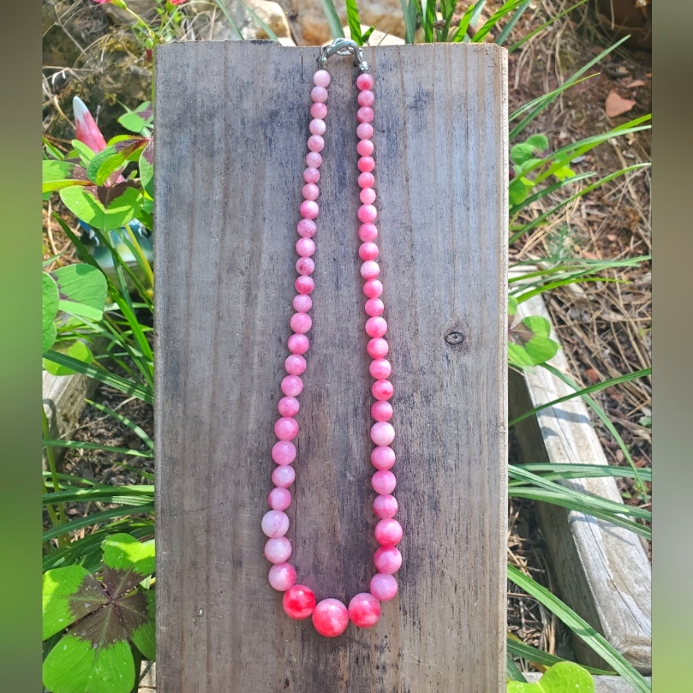 Gorgeous Pink Tourmaline Graduated Bead Necklace. RETRO Heart Chakra